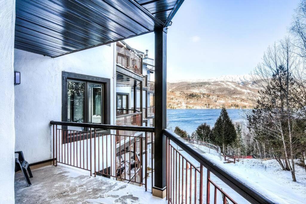 Chic Mt-Tremblant Condo With View On The Lake By Denstays Mont-Tremblant Dış mekan fotoğraf