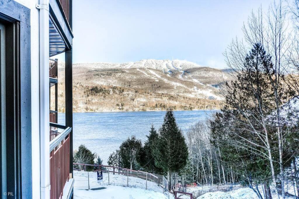 Chic Mt-Tremblant Condo With View On The Lake By Denstays Mont-Tremblant Dış mekan fotoğraf