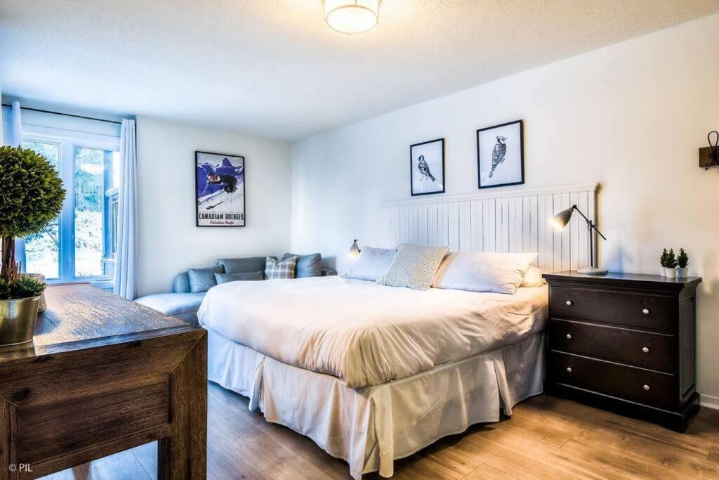Chic Mt-Tremblant Condo With View On The Lake By Denstays Mont-Tremblant Dış mekan fotoğraf